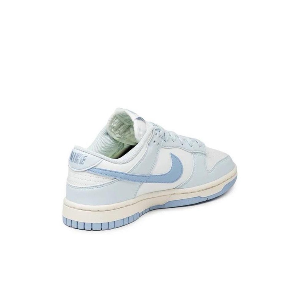 Nike Women's Light Blue Sneakers